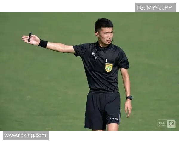 深度对话：李伟如何在足球旅程中追寻梦想与挑战