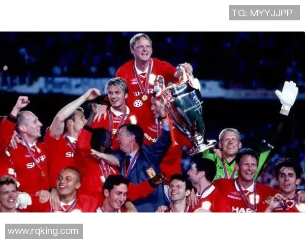 昔日绿茵传奇重聚老足球明星合影留念共忆辉煌岁月