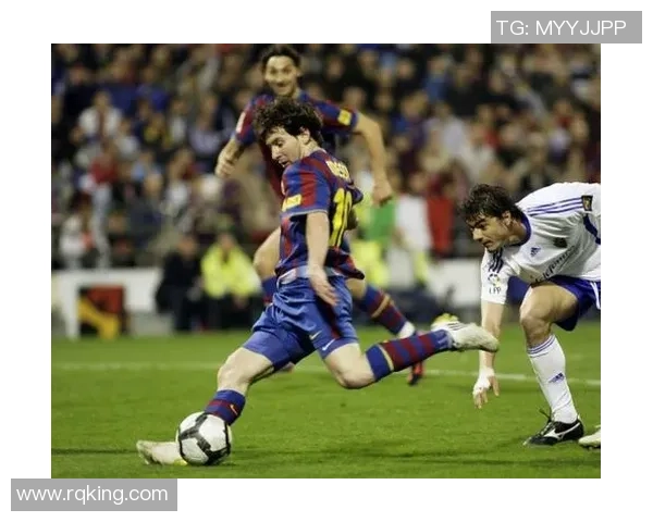 足球明星们的绝妙射门瞬间展现技艺与激情的完美结合